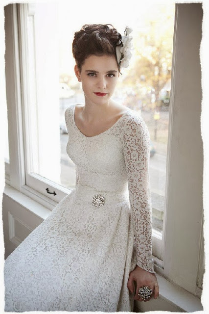 Original vintage wedding dress, c. HVB vintage wedding blog 2013